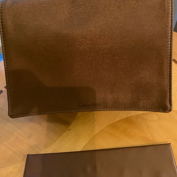 Calvin Klein bronze makeup bag - Picture 9 of 10